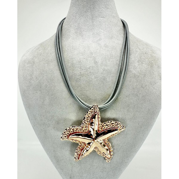 Gri Yıldız Detaylı Kolye Gri Yıldız Detaylı Kolye